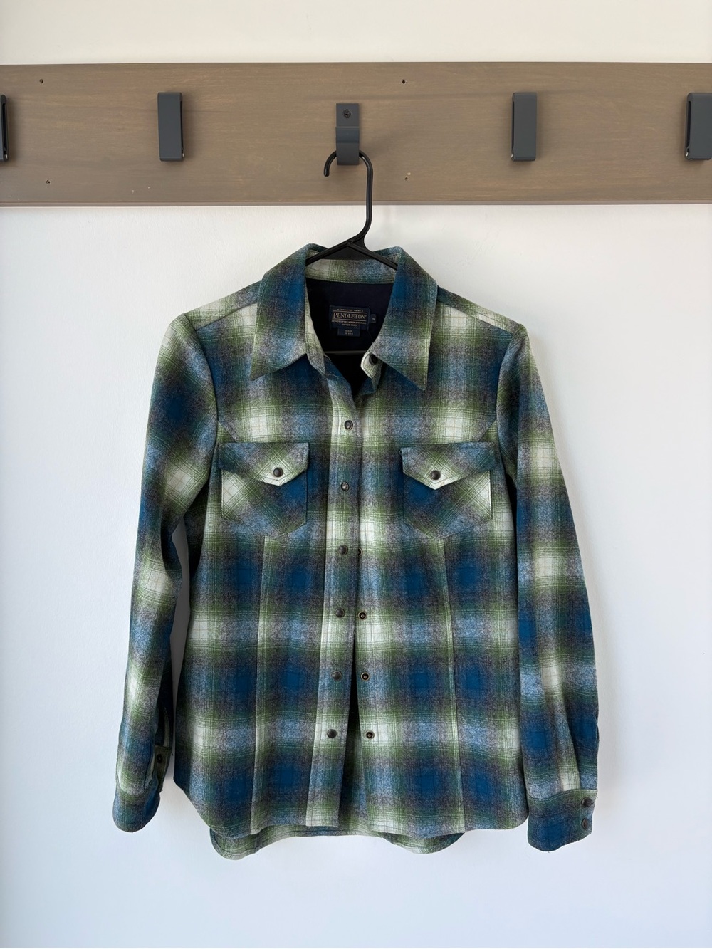 Pendleton Women’s Small 100% Virgin Wool Plaid Pearl Snap Western Shirt